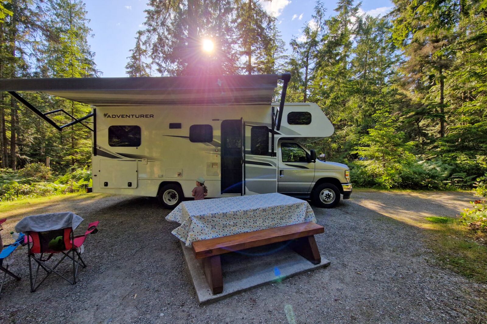 Der Camper auf dem Porpoise Bay Provincial Campground