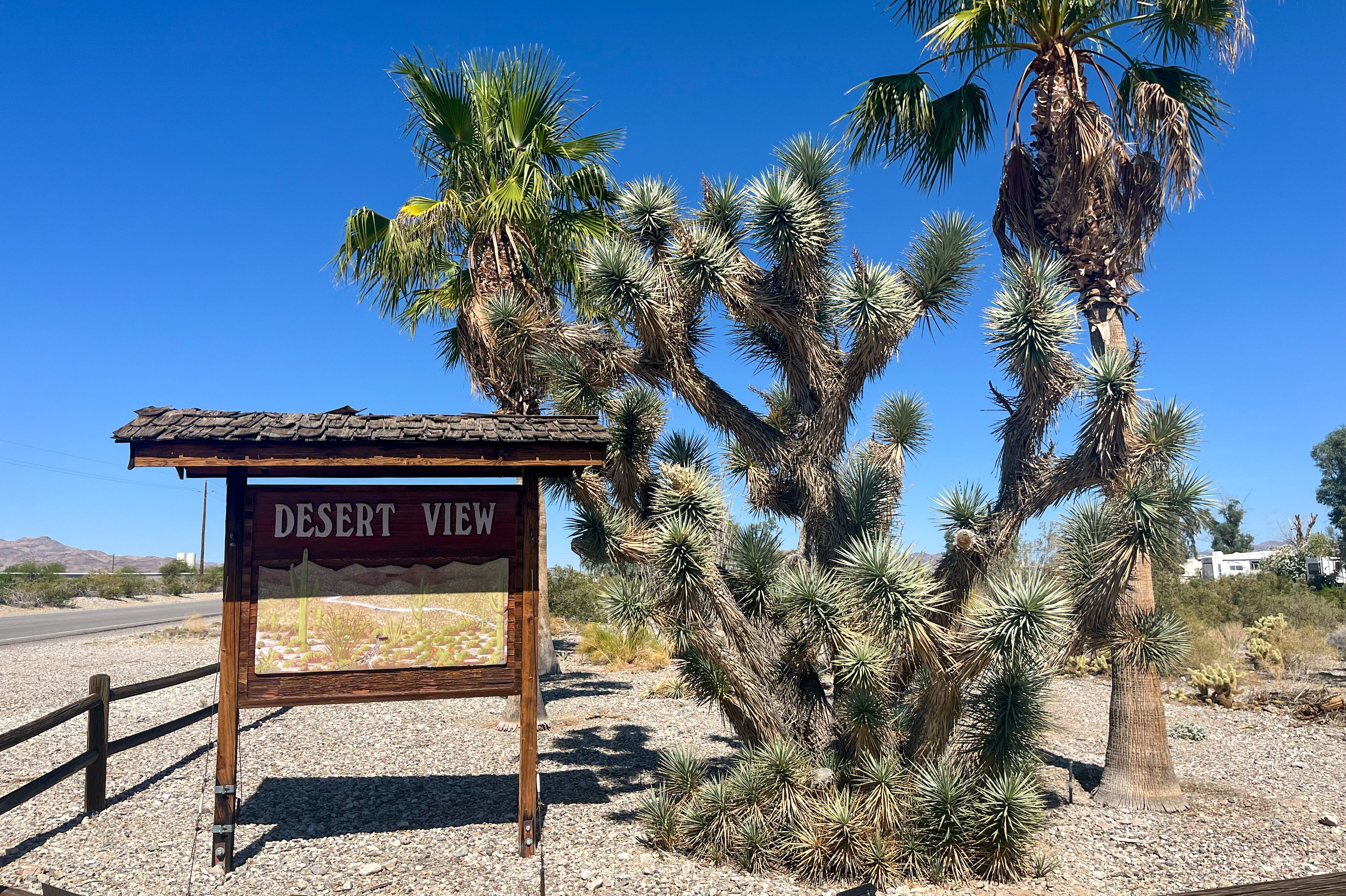 Schild beim Desert View in der Mojave Wüste