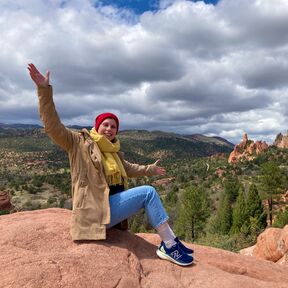 Tabea auf einem Fels im Garden of the Gods