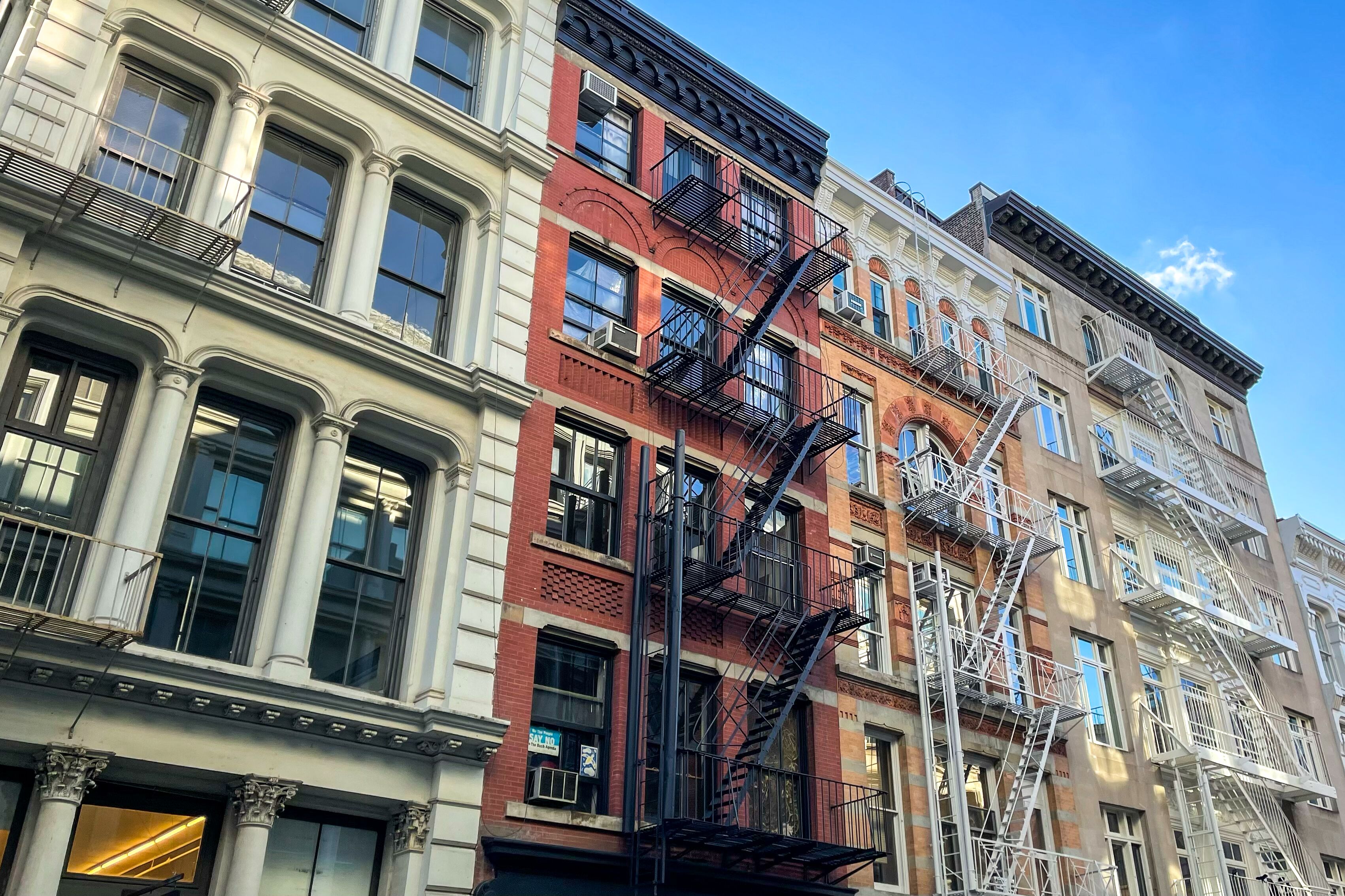Häuser im Künstlerviertel und Shopping Paradies SoHo