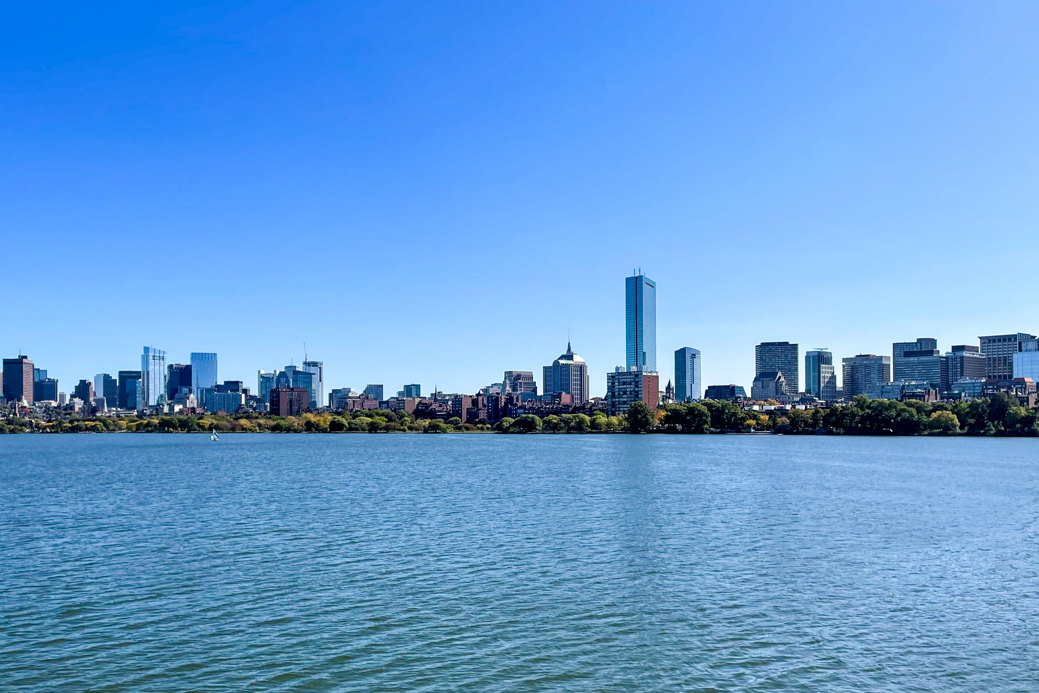 Blick auf Boston's Skyline vom Charles RIver