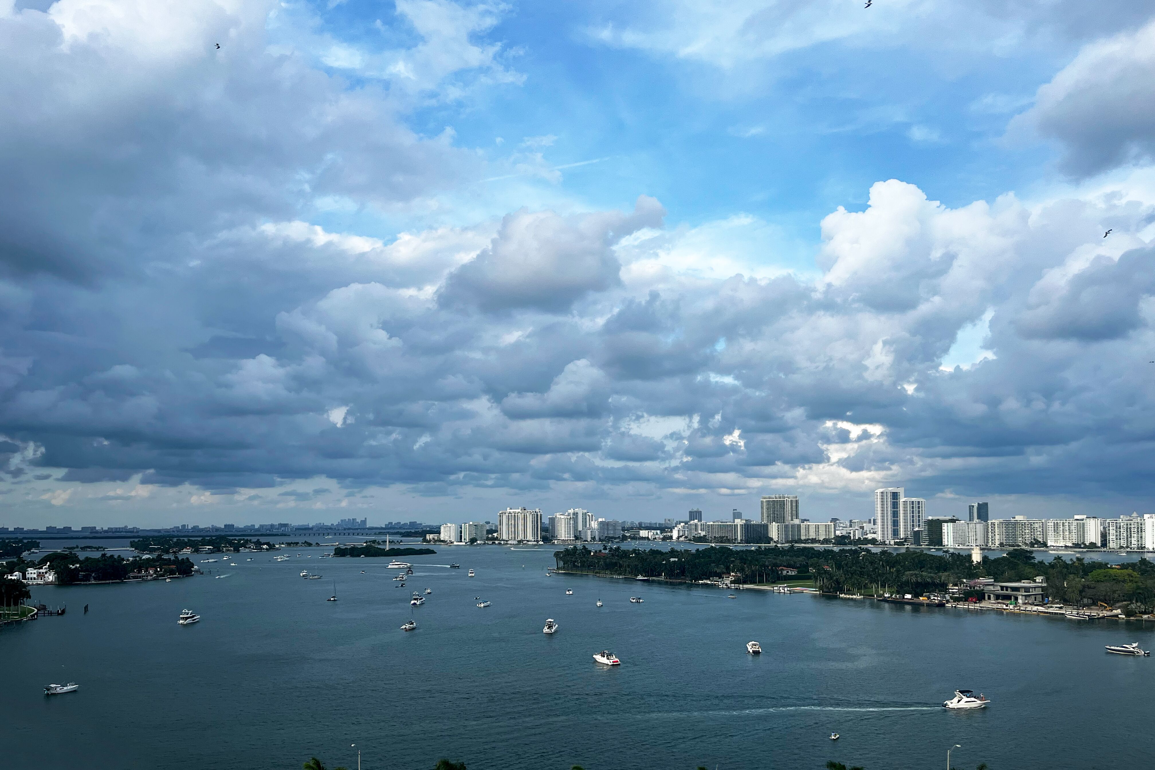 Lebendiges Treiben auf den Wasserstraßen von Miami
