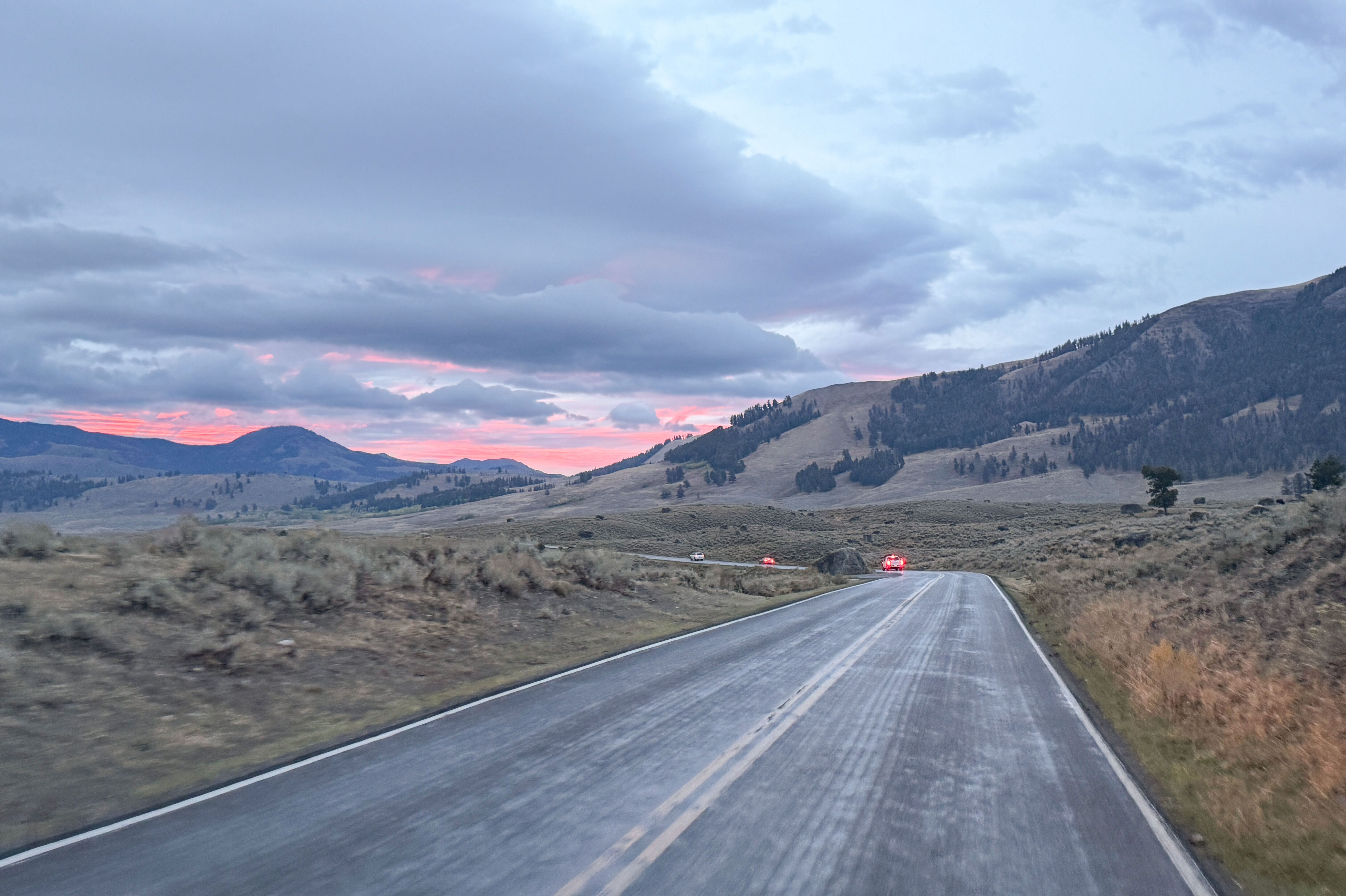 Straße am Lamar Valley in Yellowstone