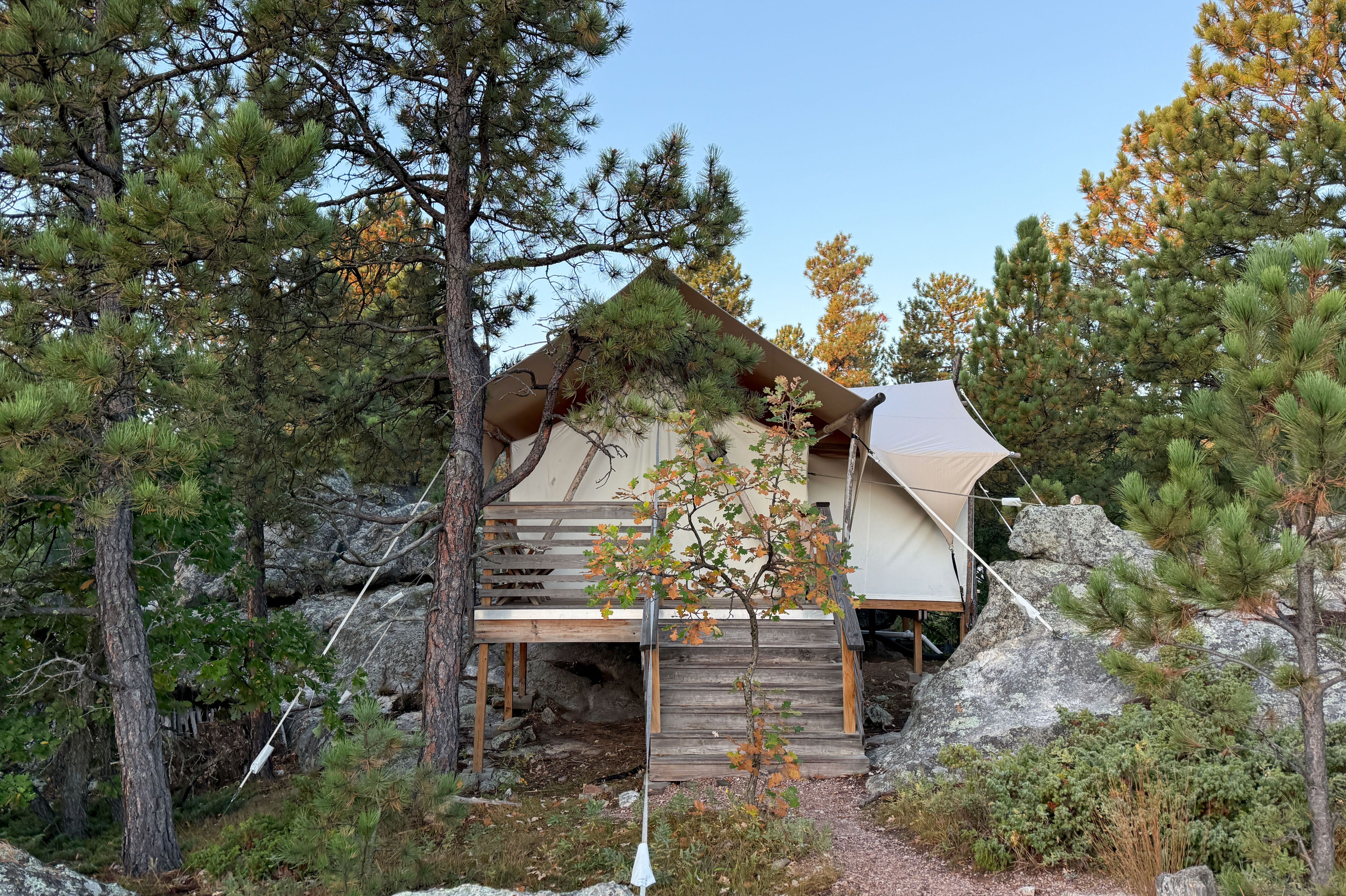 Safarizelt im Under Canvas Mount Rushmore Camp in Keystone