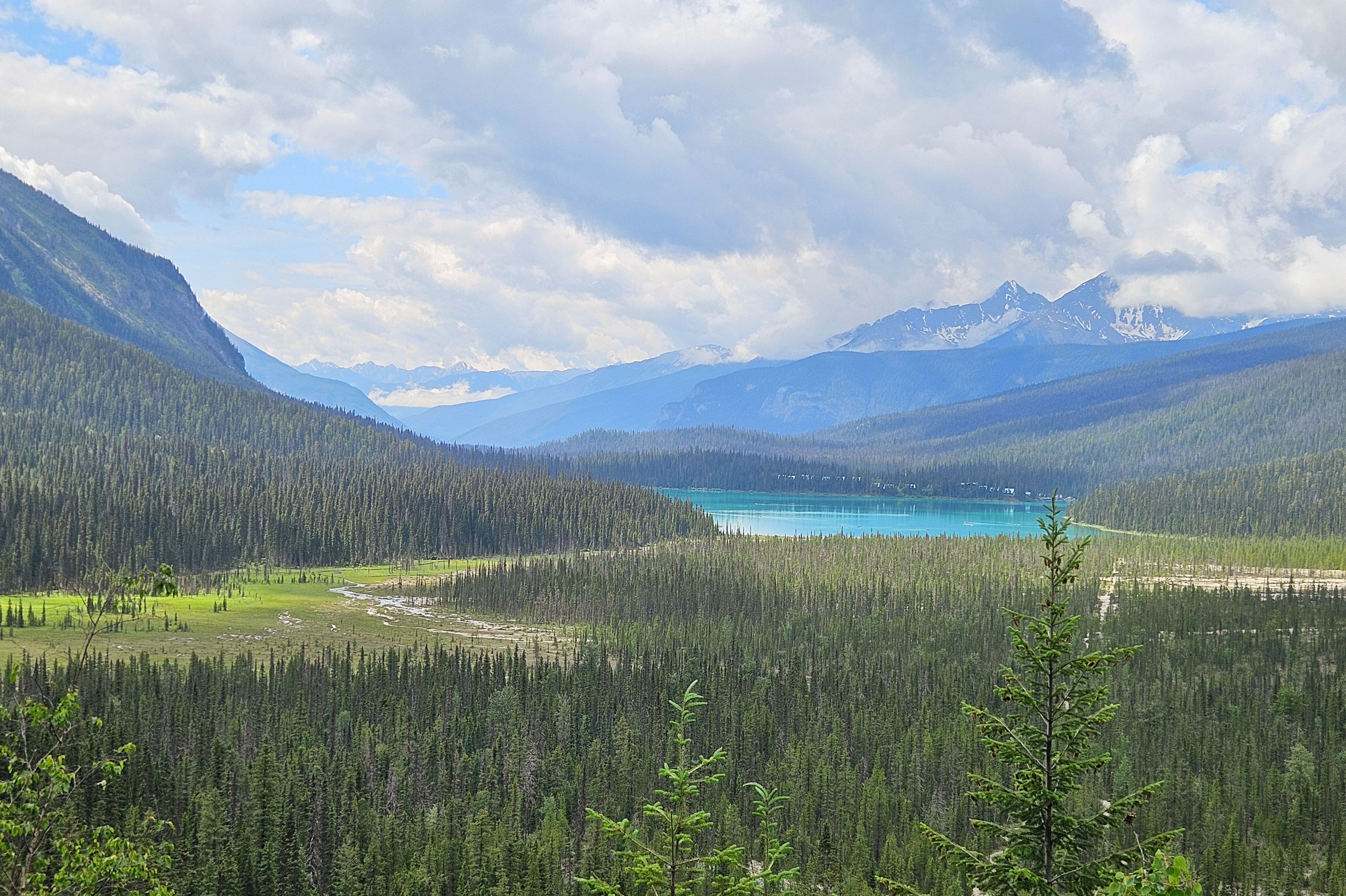 Wunderschöner Blick auf den Emerald Lake im Yoho Nationalpark in British Columbia