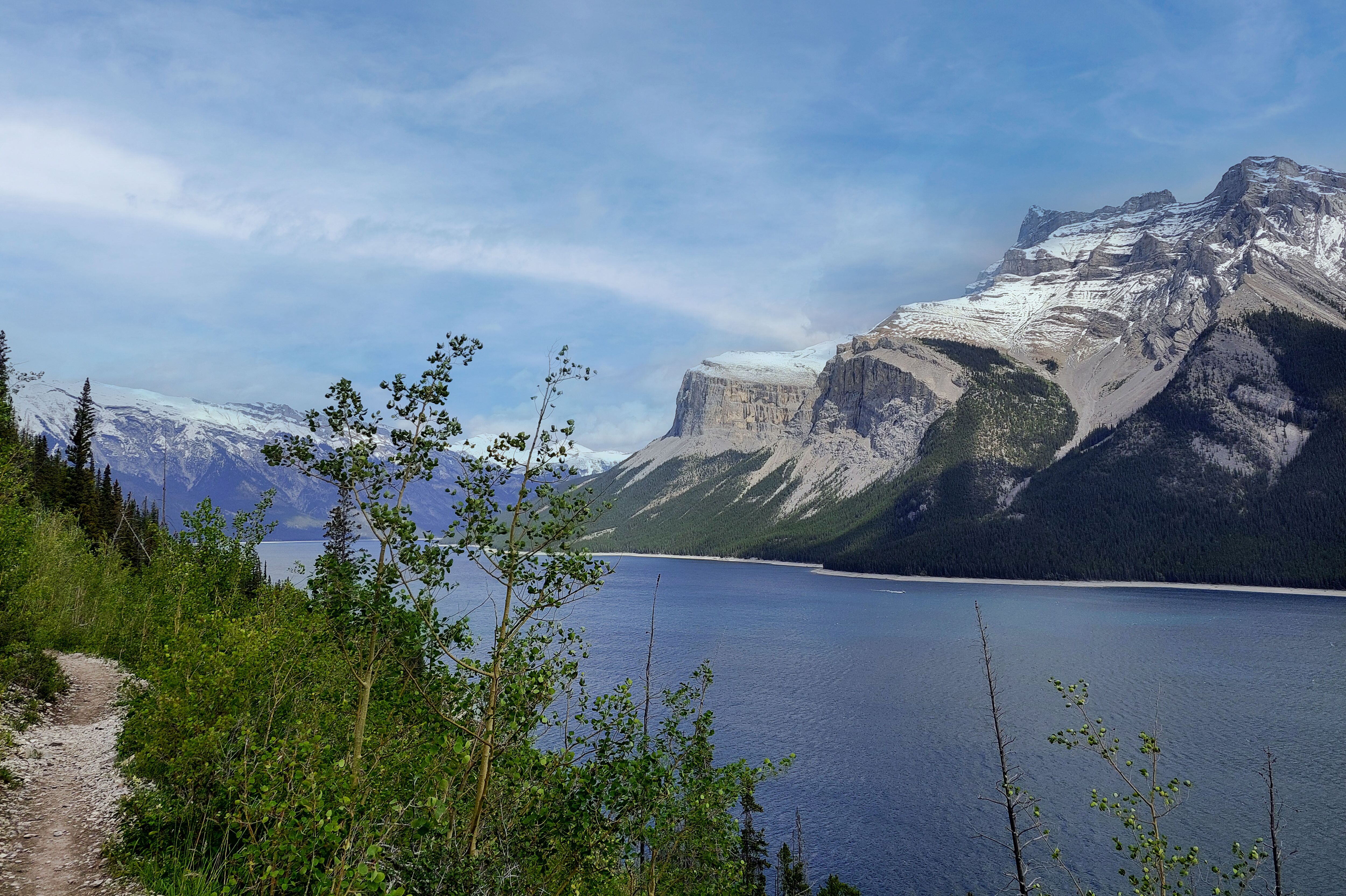 Wunderschöner Lake Minnewanka in Banff