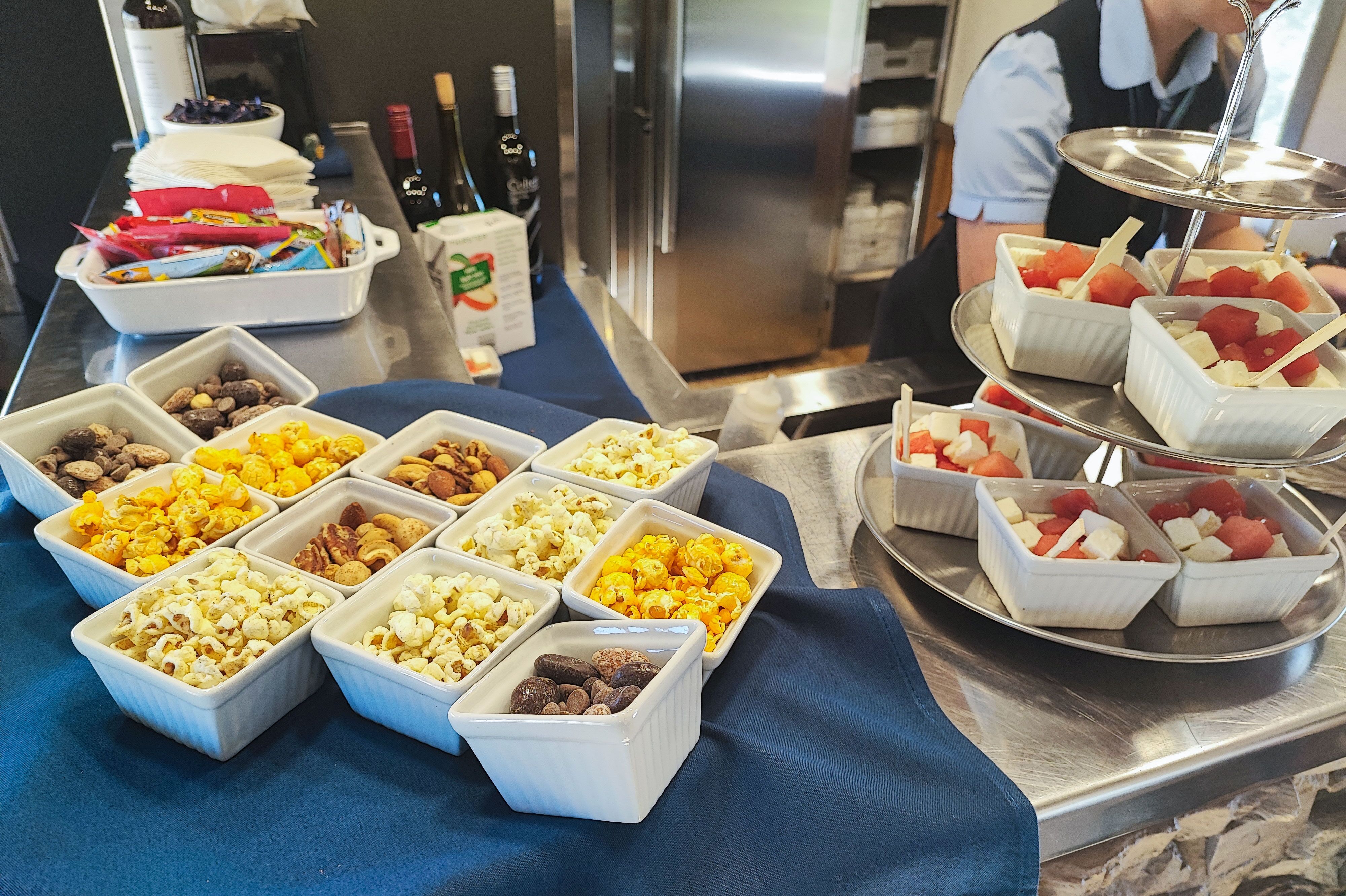 Buffet mit Snacks in der Lounge des Canyon Spirit mit Silver Leaf Plus