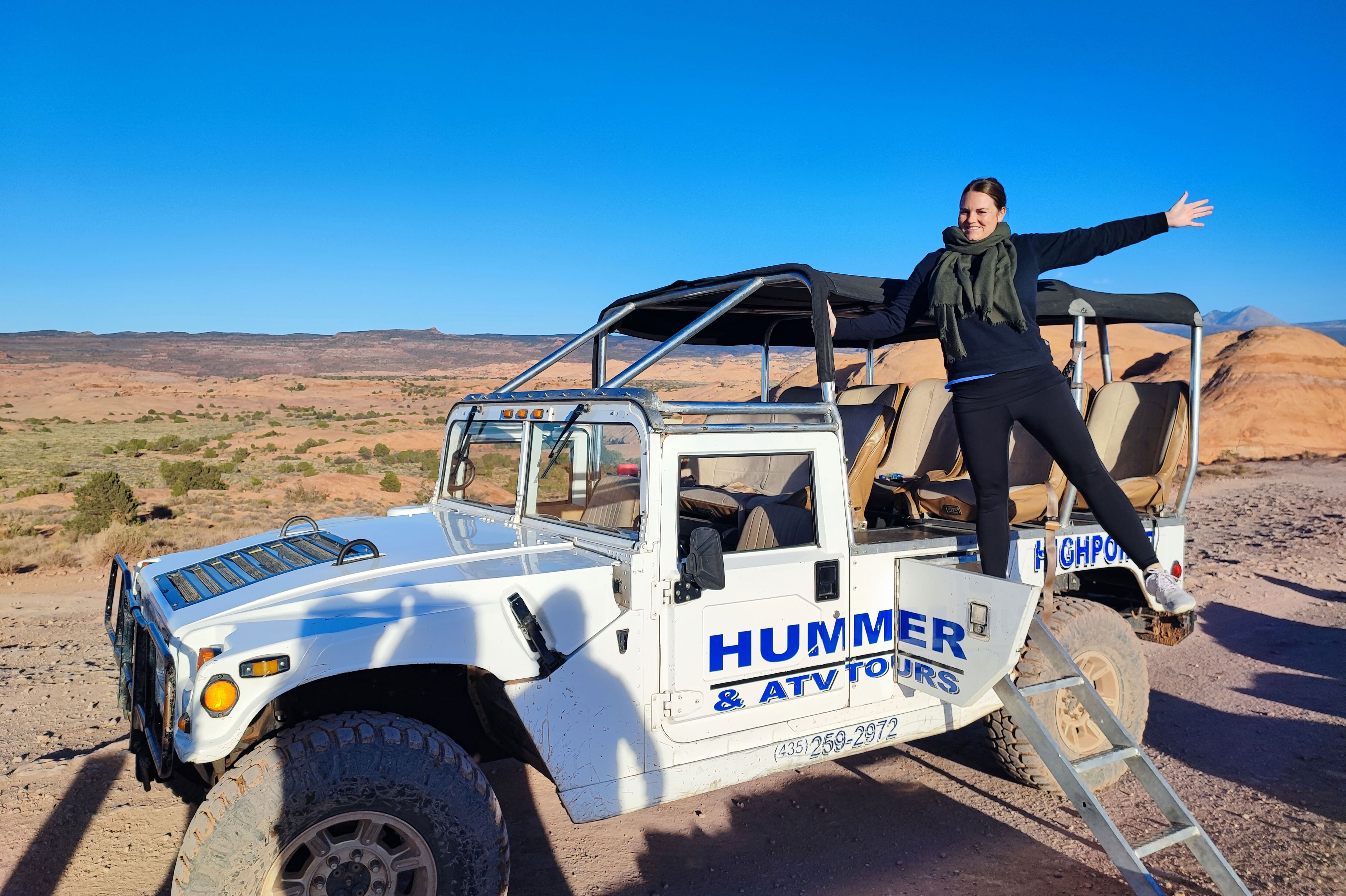 Maja unterwegs mit Geländewagen von Hummer und ATV Tours in den Canyonlands