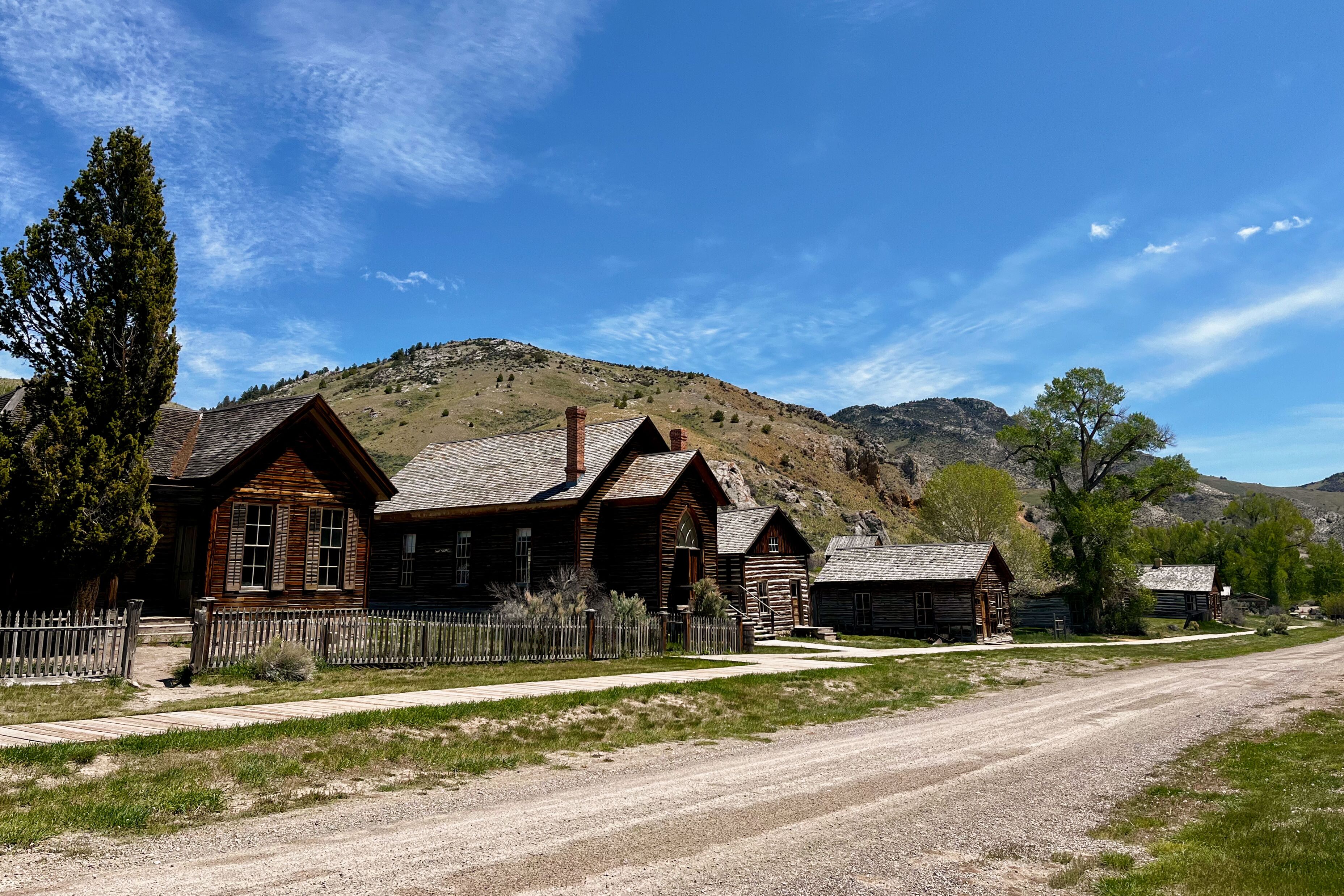 Historische Gebäude auf der Main Street im Bannack State Park