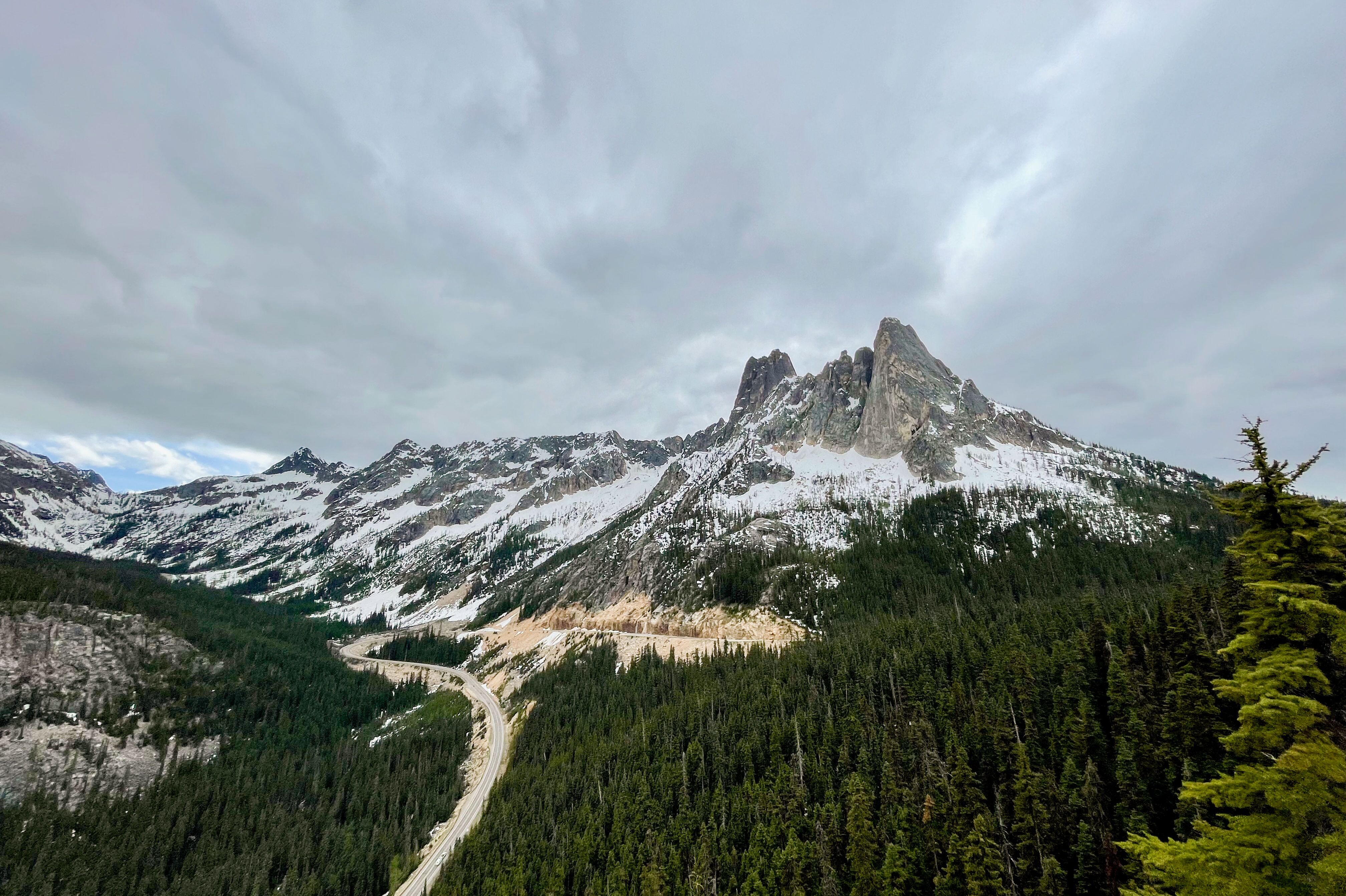 Blick auf die Berglandschaft im North Cascades National Park