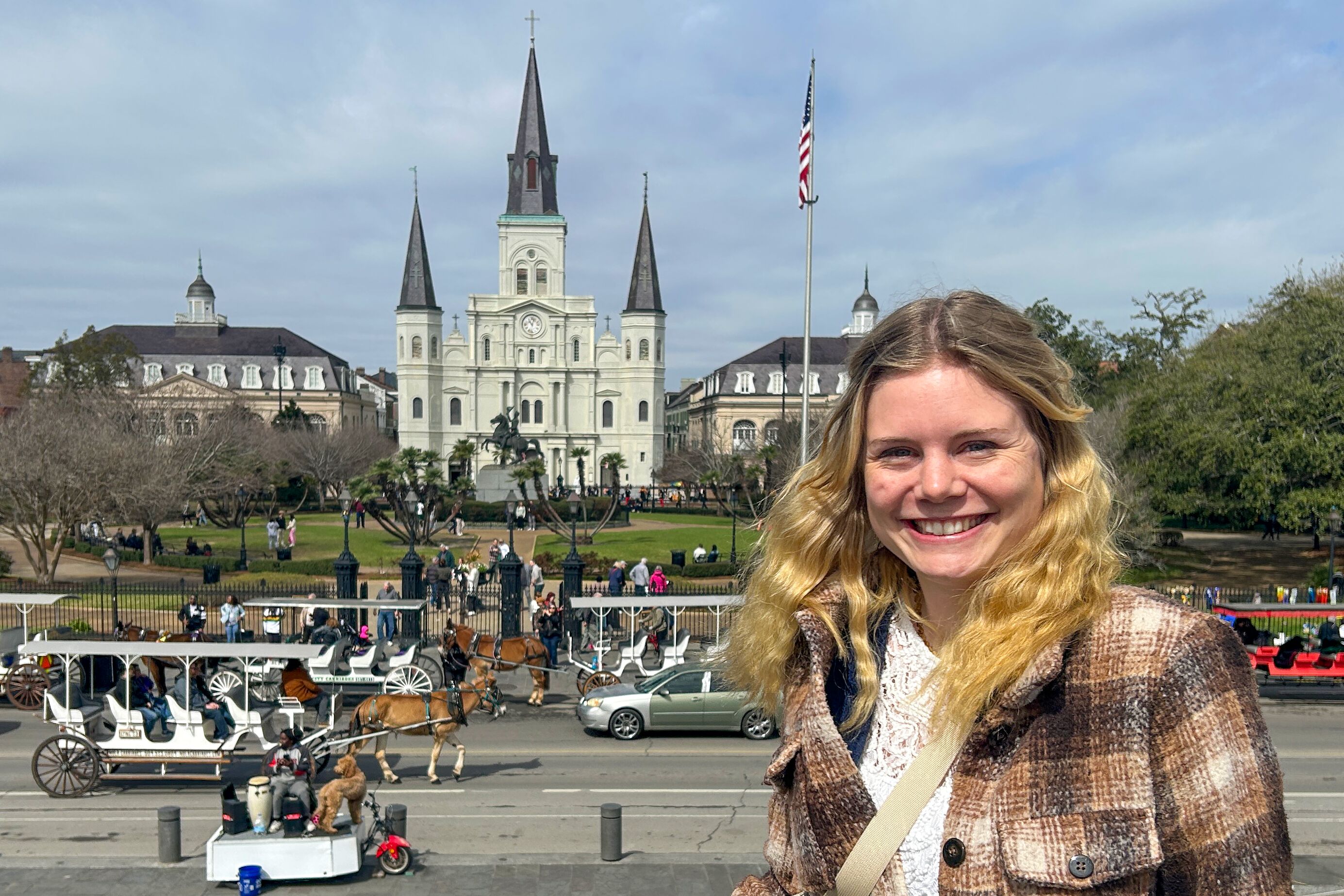 Rebecca vor der St. Louis Cathedral