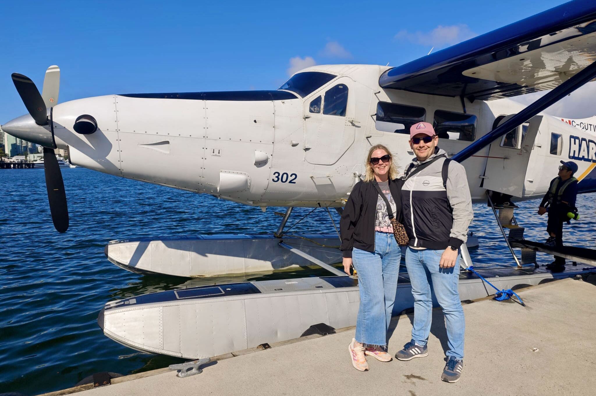 Ronja vor einem Wasserflugzeug auf Vancouver Island
