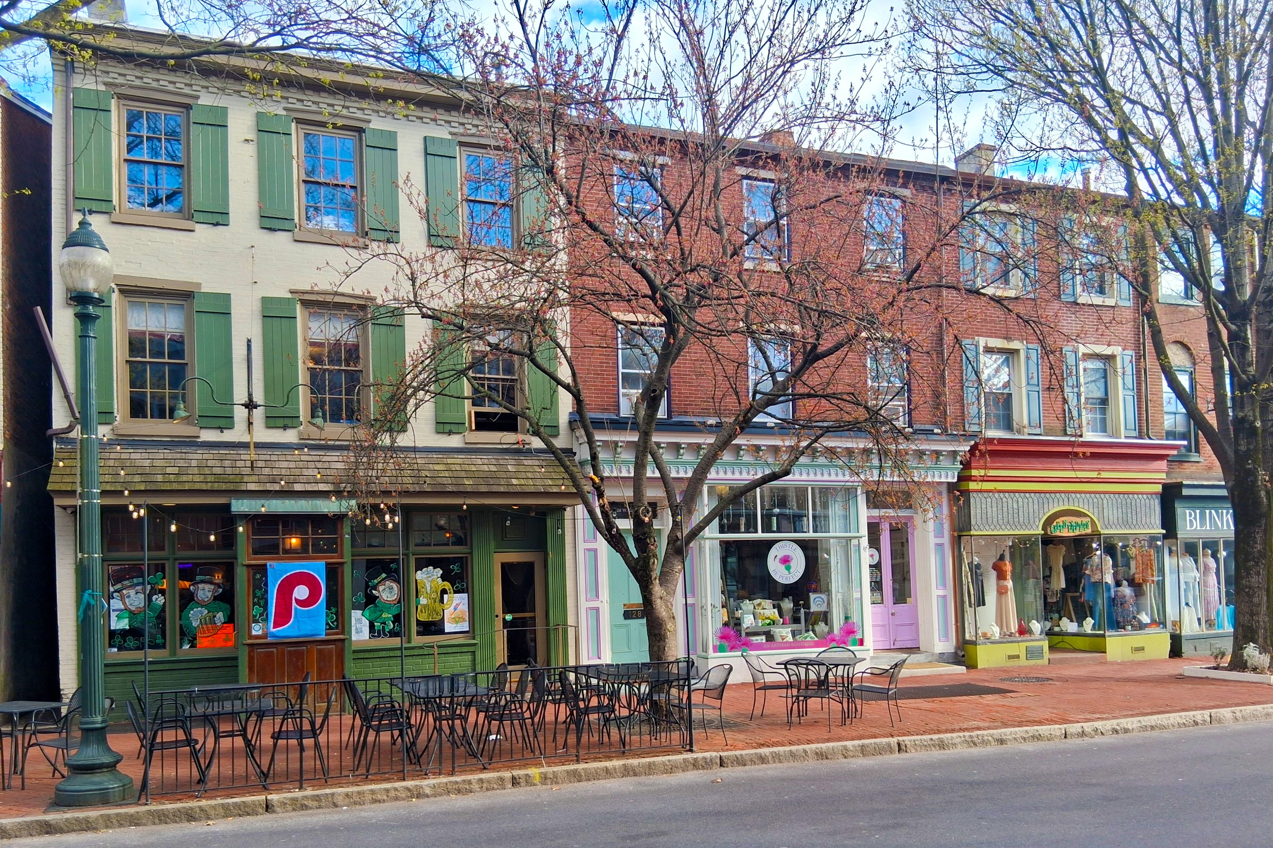 Die farbenfrohe Gay Street in West Chester