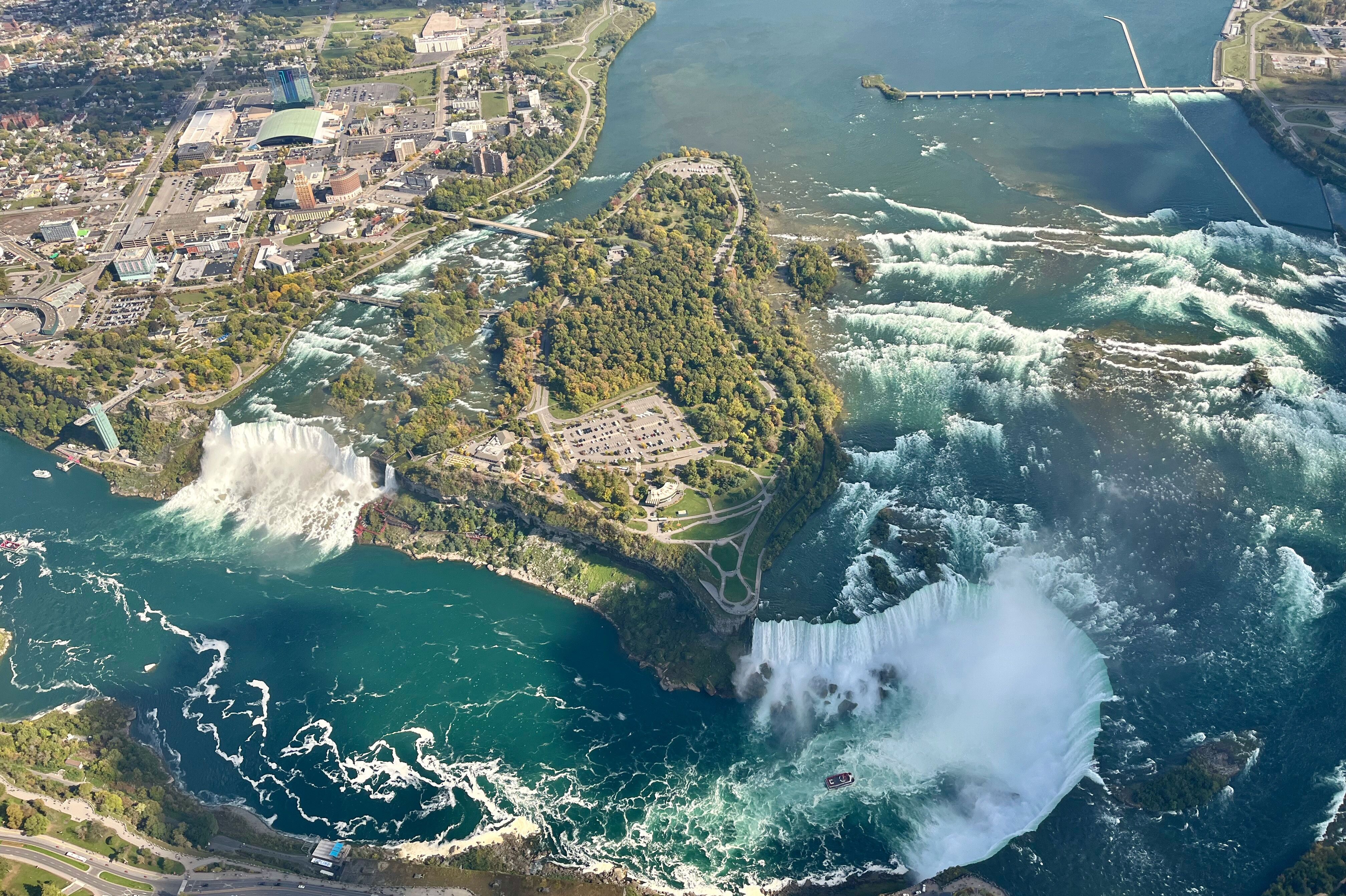 Bild von Niagara Falls aus einem Helikopter Bild von Niagara Falls aus einem Helikopter