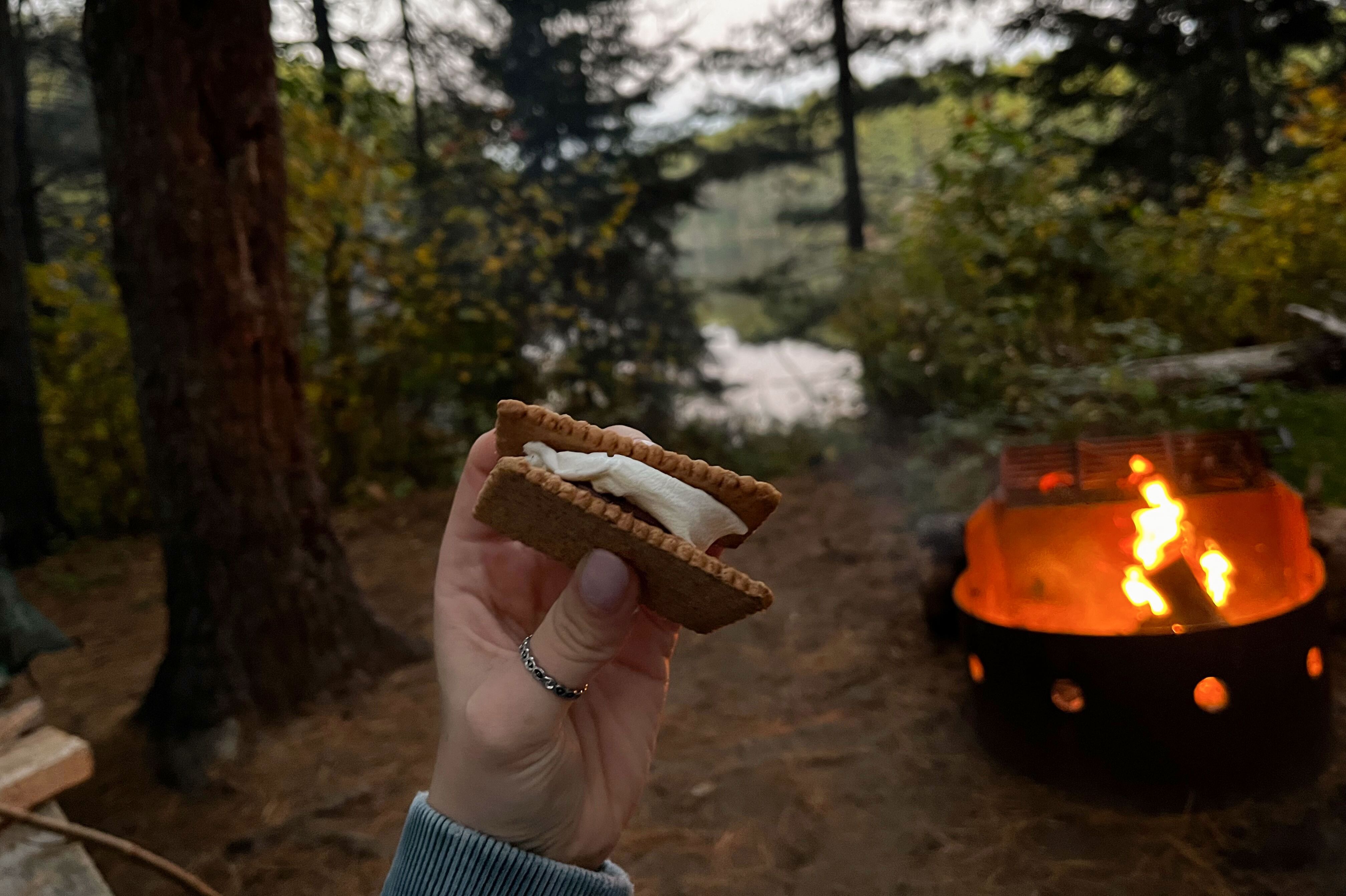 S´mores am Pog Lake Campground in Toronto essen S´mores am Pog Lake Campground in Toronto essen