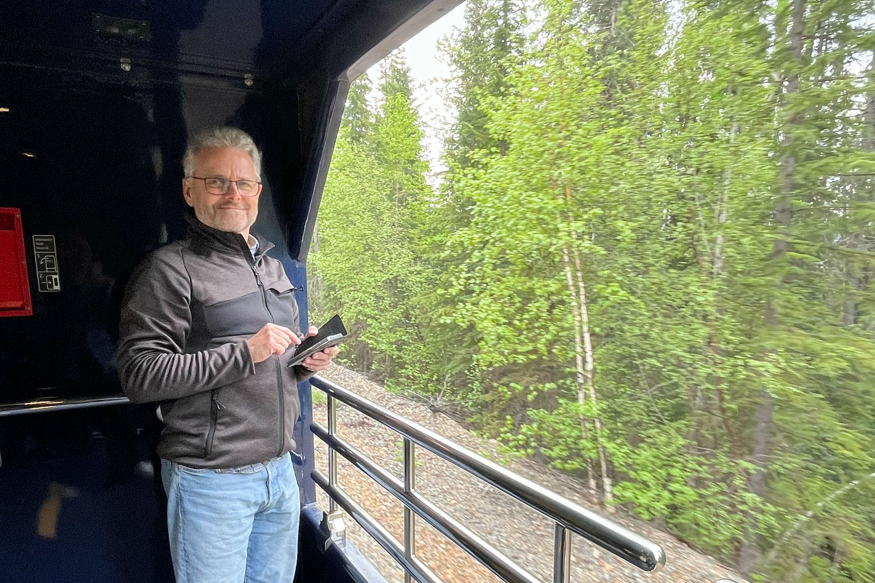Matthias auf der Aussichtsplattform im Rocky Mountaineer Matthias auf der Aussichtsplattform im Rocky Mountaineer
