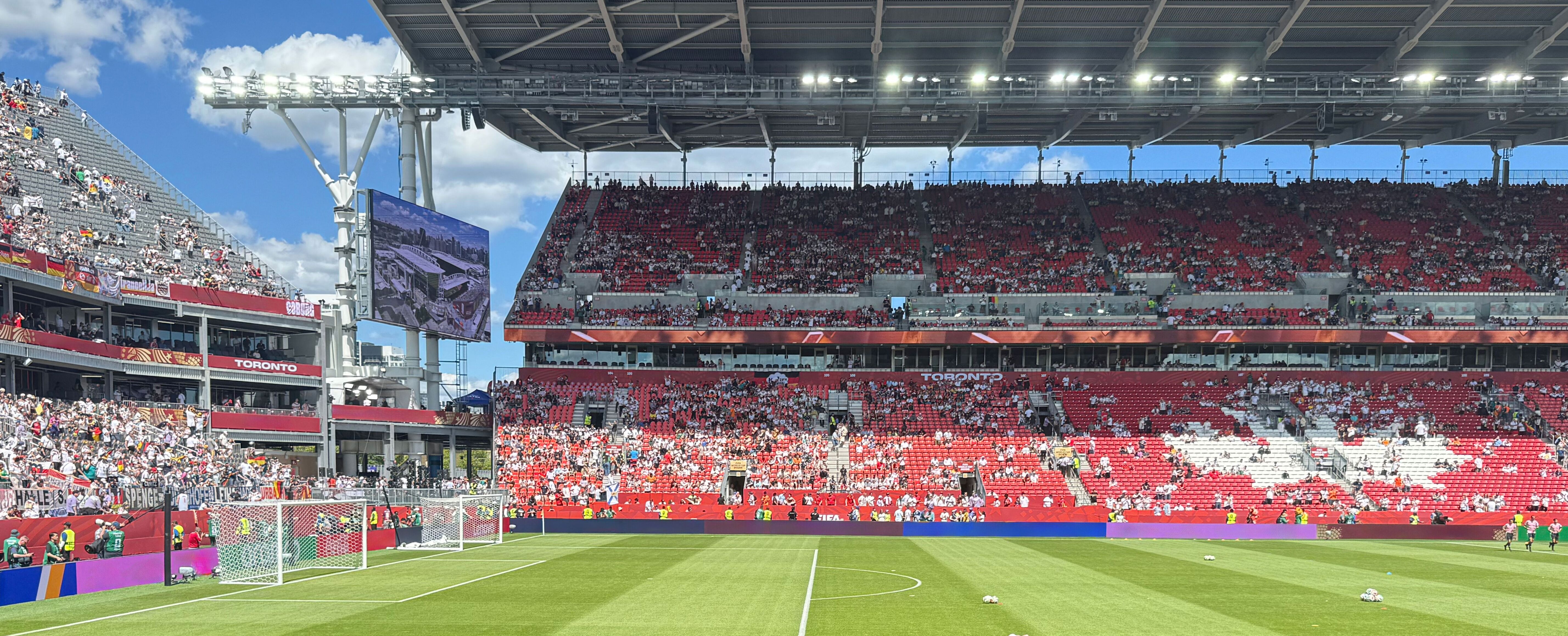 allgemein/storytelling/26-katharina-wiese-autoreise-ostkanada/bmo-field-stadion-toronto.cr5712x2319-0x68