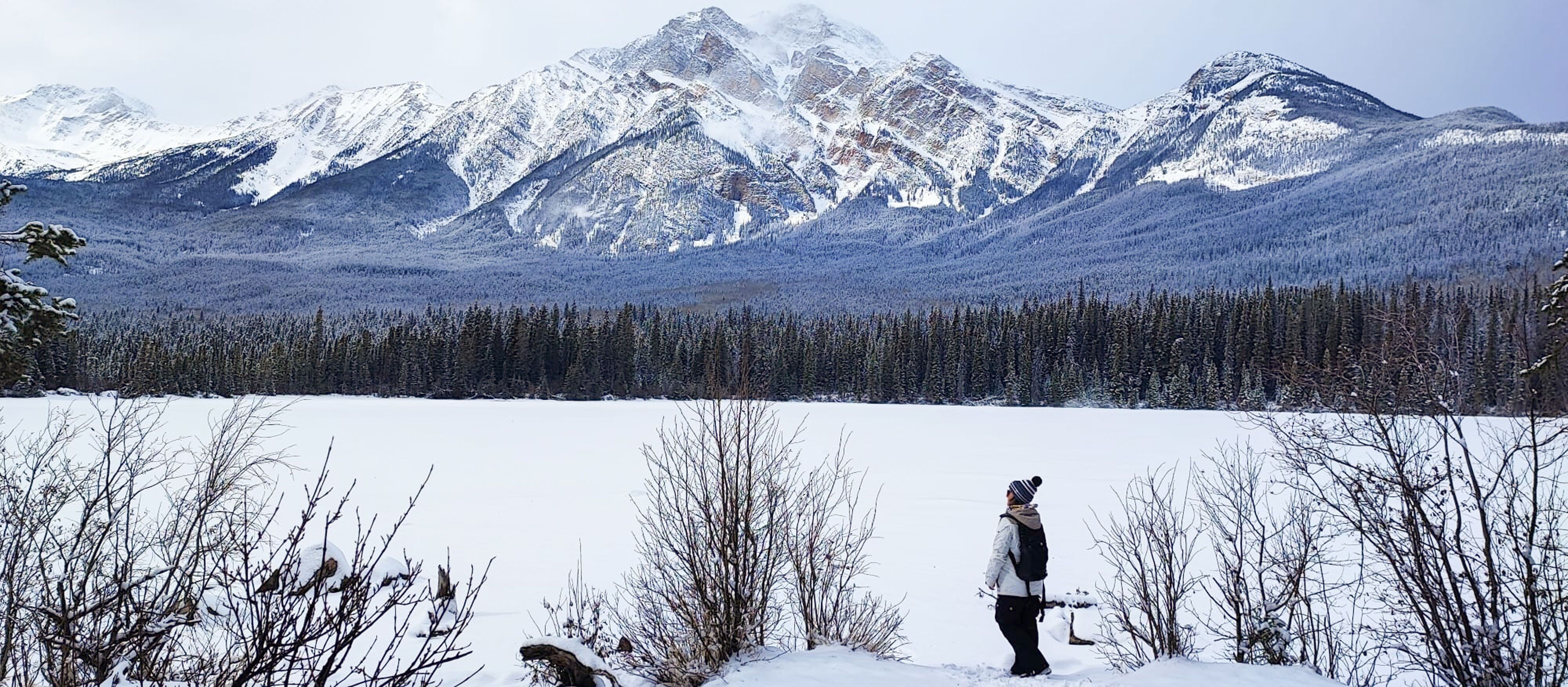 Cindy am Pyramid Lake im Jasper-Nationalpark