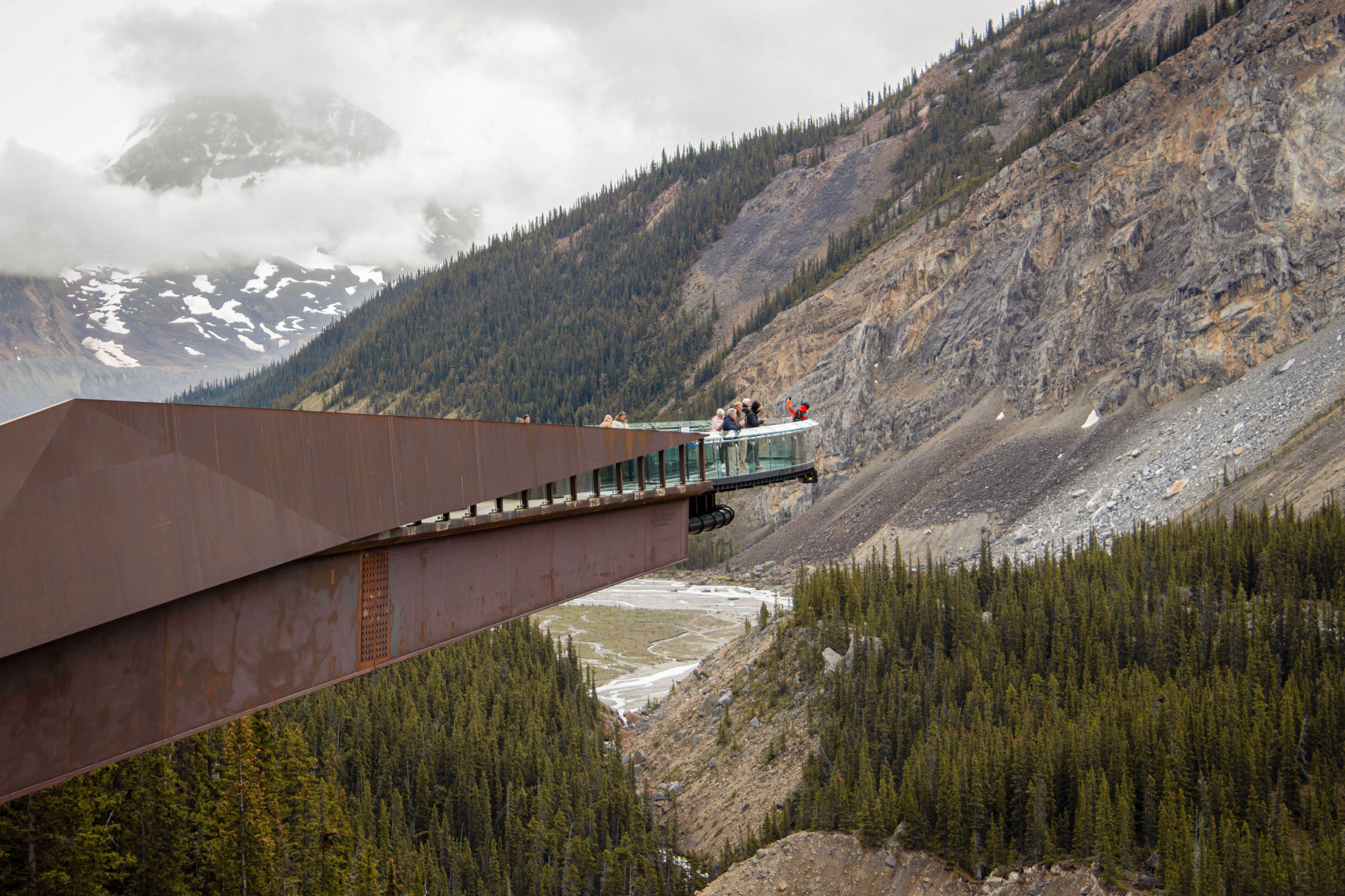 Tolle Aussicht vom Columbia Icefield Skywalk aus