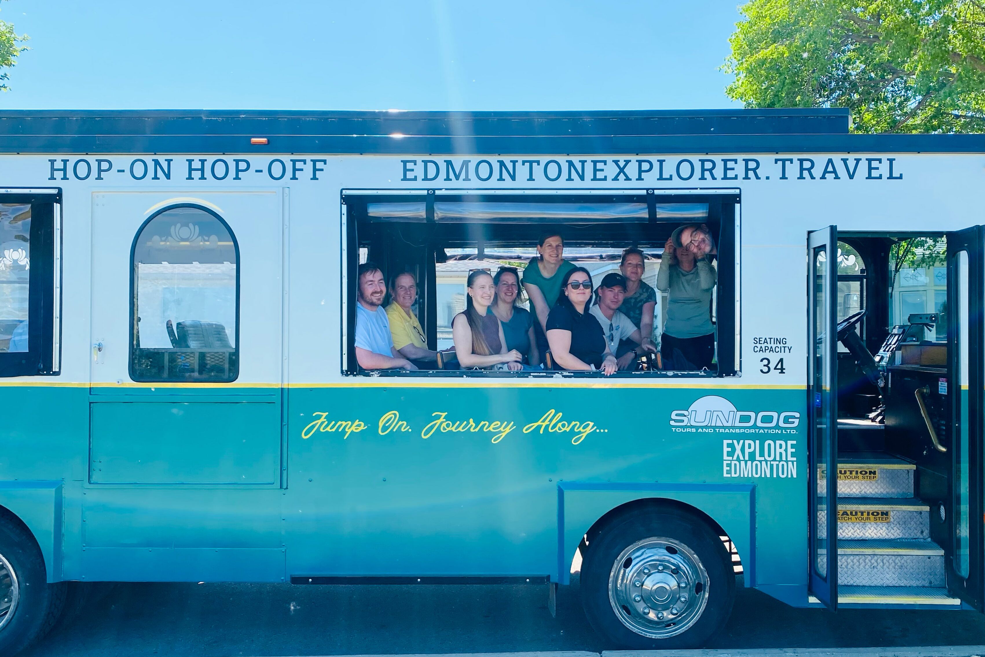 CANUSA Fam unterwegs mit dem Hop on Hop off Bus The Edmonton Explorer in Edmonton