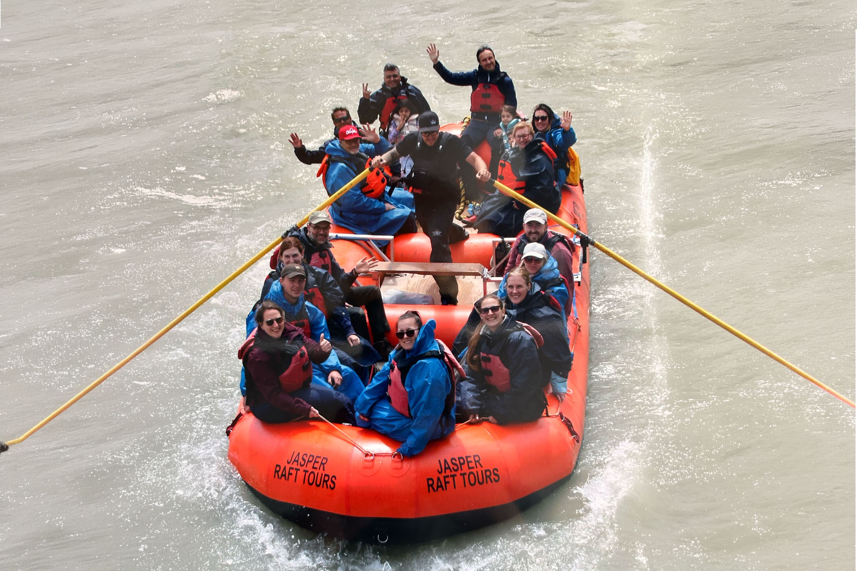 CANUSA Reisegruppe auf Jasper Floating Tour mit Jasper Raft Tours