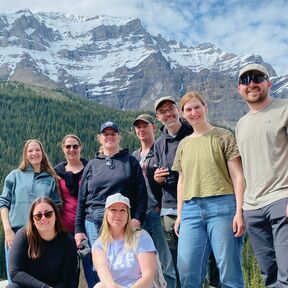 Gruppenfoto der CANUSA Reisegruppe am Moraine Lake Gruppenfoto der CANUSA Reisegruppe am Moraine Lake