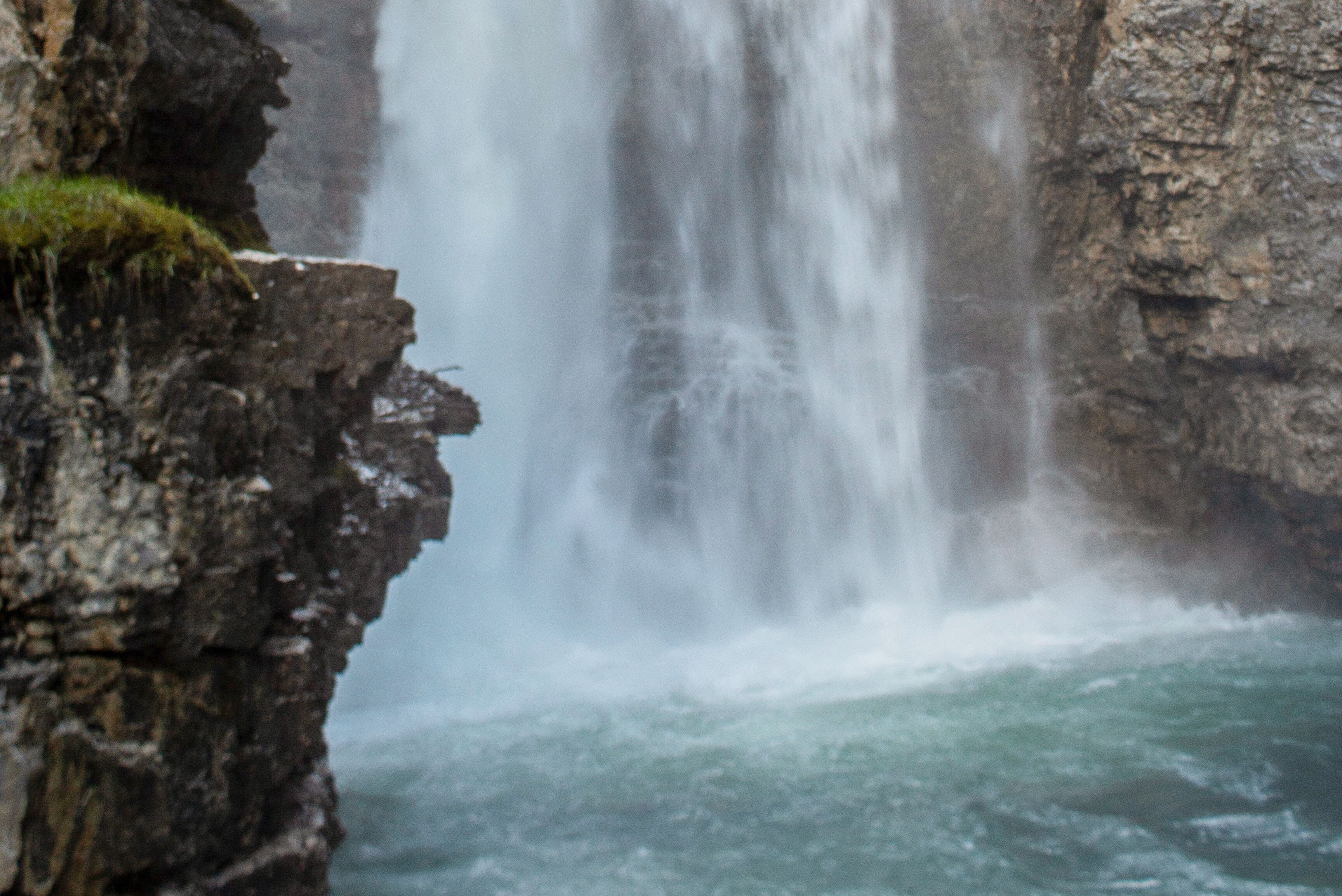 Atemberaubender Wasserfall am Johnston Canyon