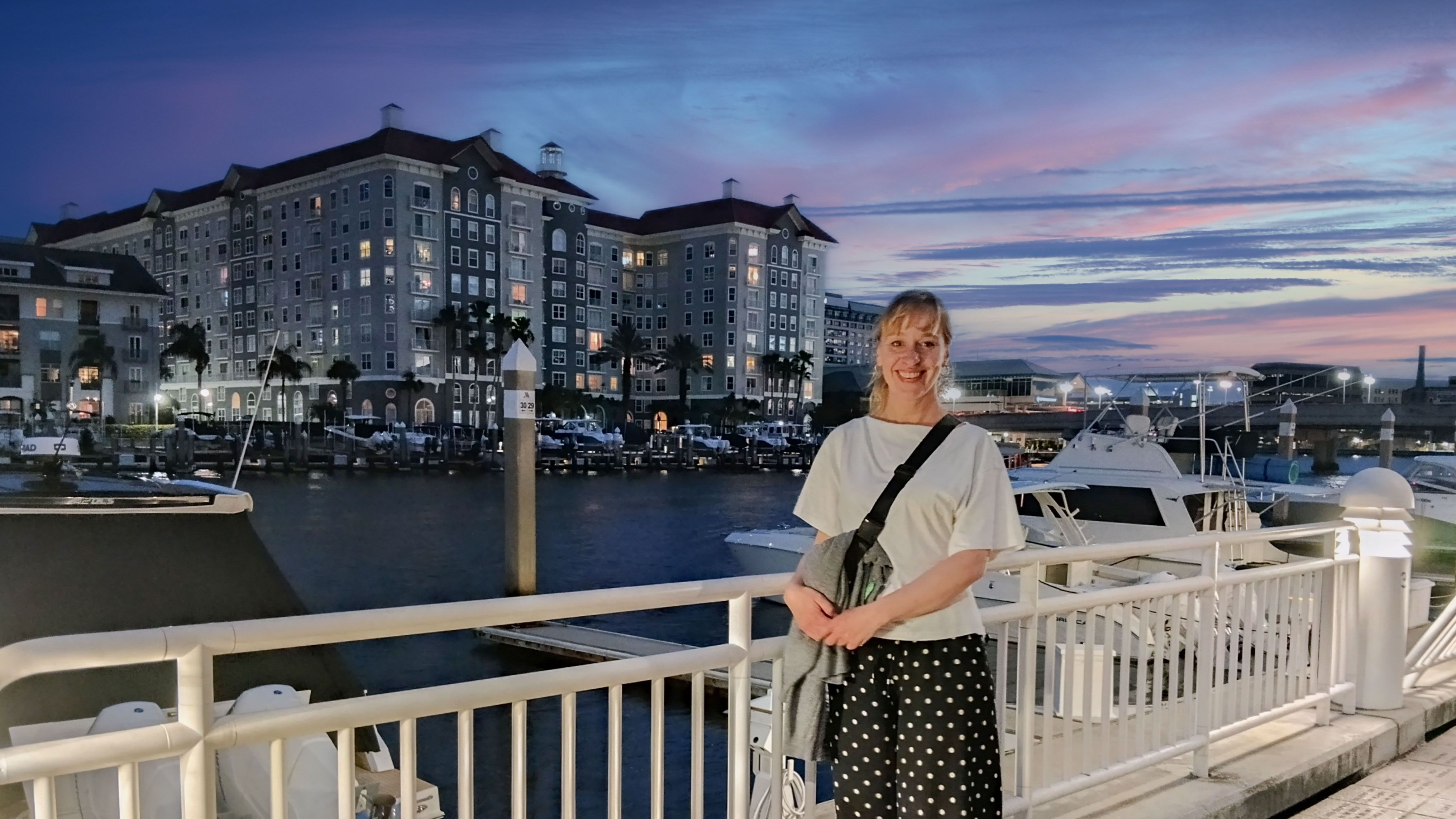 Svenja unterwegs auf dem Tampa Riverwalk