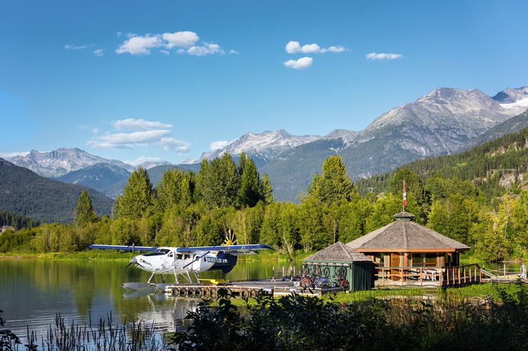 Ein Wasserflugzeug der Whistler Air am Landeplatz in Whistler