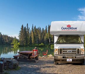 Campen am Meziadin Lake mit dem MHL Camper von CanaDream