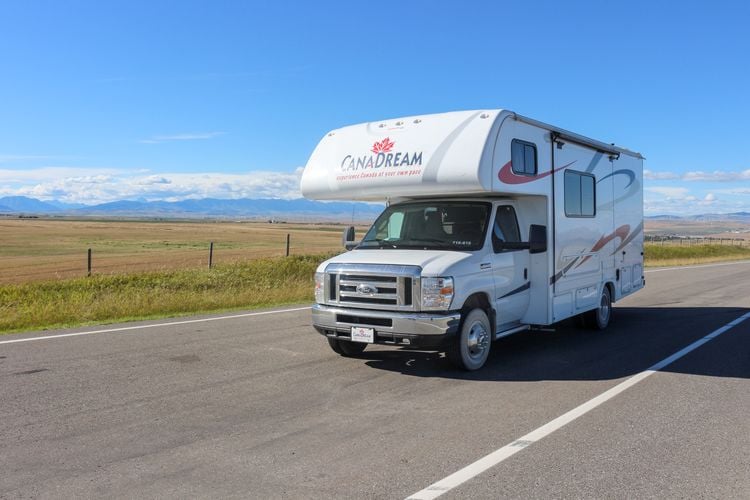 Unterwegs mit einem Maxi Motorhome Camper von CanaDream in Alberta