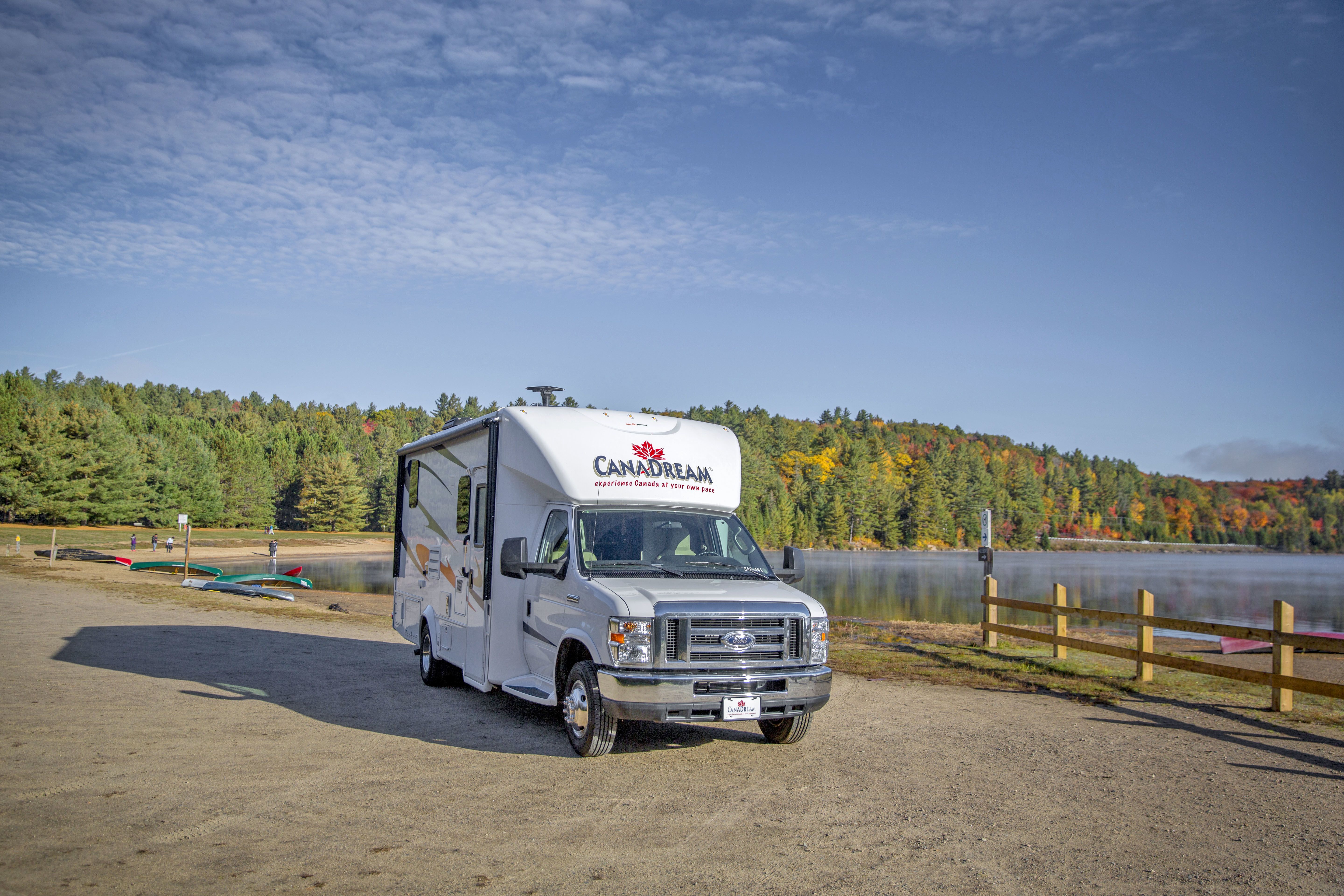 Ein CanaDream SVC Modell im Algonquin Provincial Park in Ontario