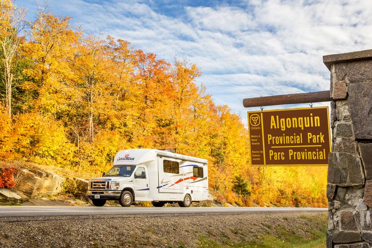 Canadream SVC im Algonquin Provincial Park im Herbst, Ontario
