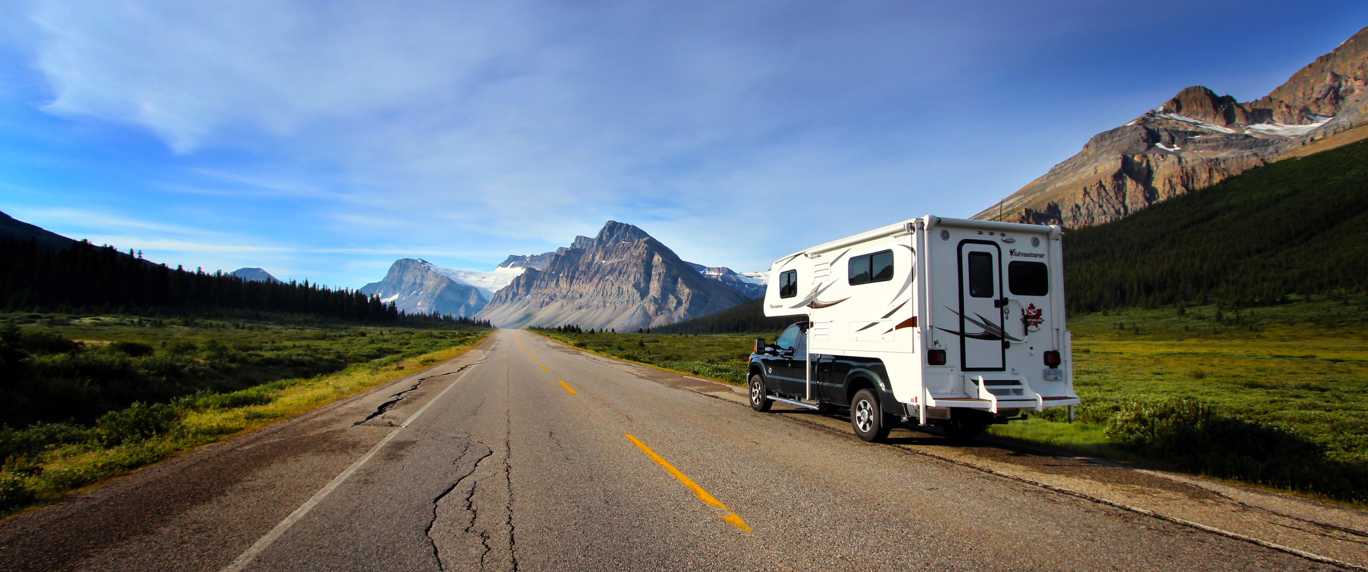 Camper auf dem Highway