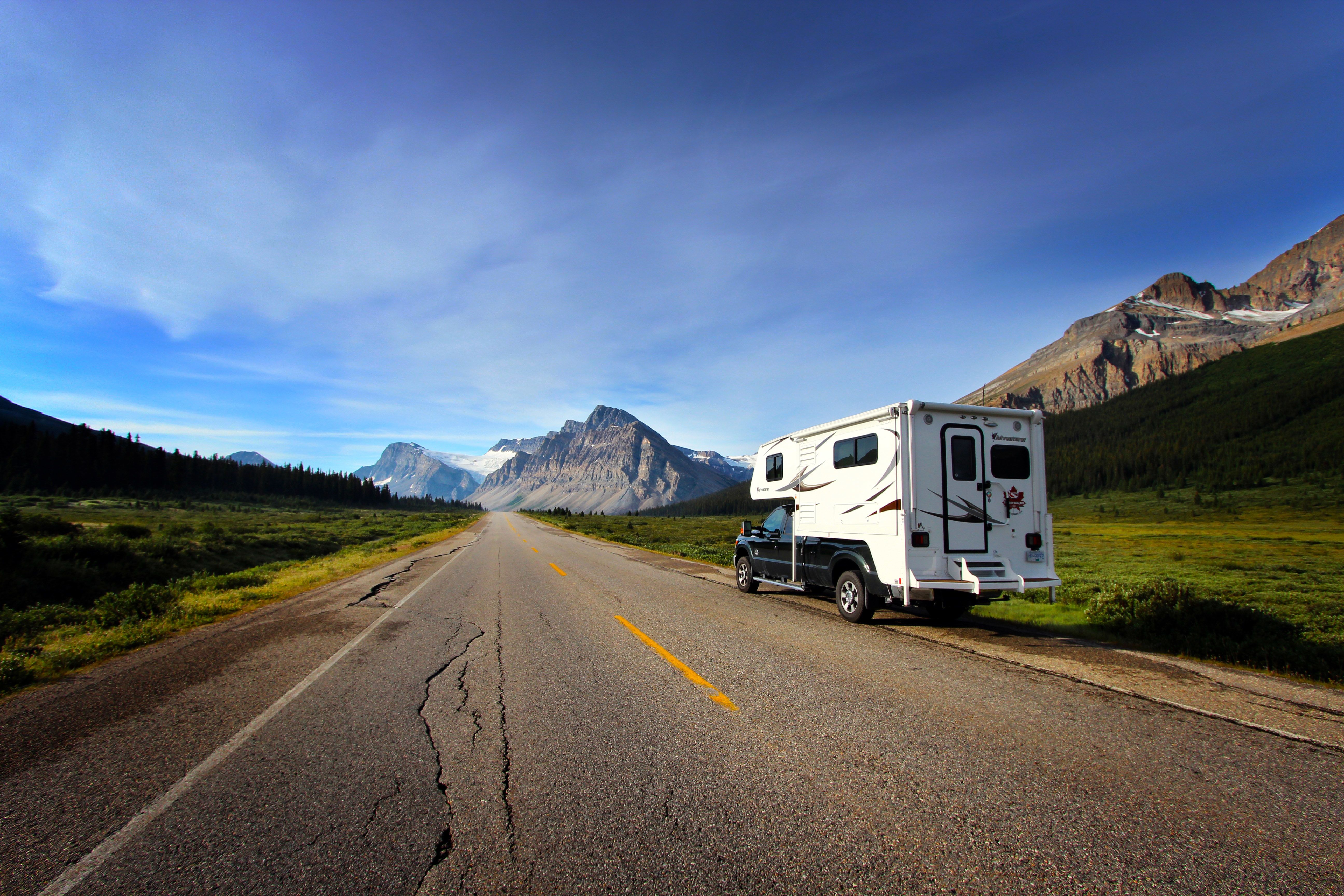 Camper auf dem Highway