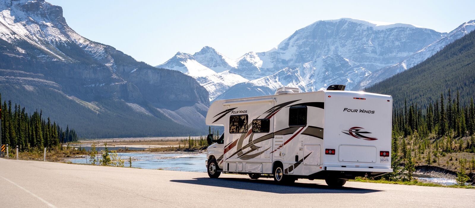 Fraserway CXLarge Camper in den Rocky Mountains