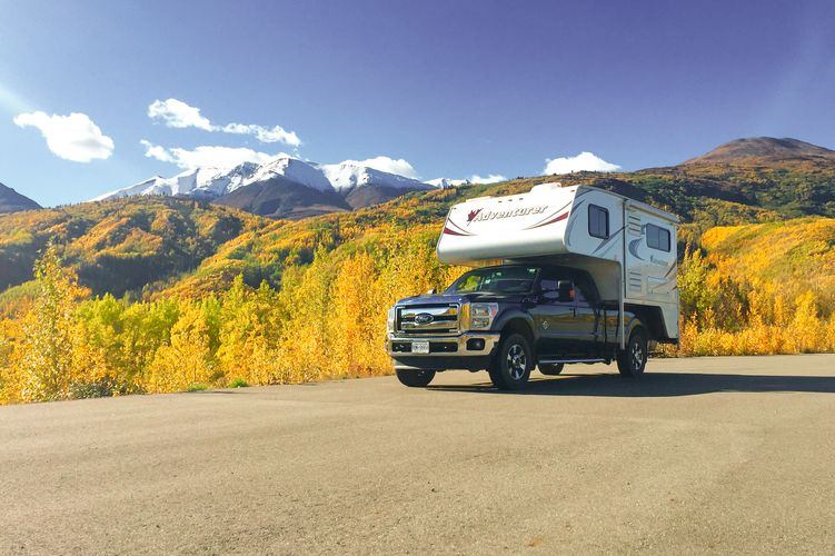 Mit dem Truck Camper Slideout von Fraserway RV Kanada entdecken