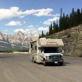 Wohnmobil der Klasse C-MED von Meridian RV