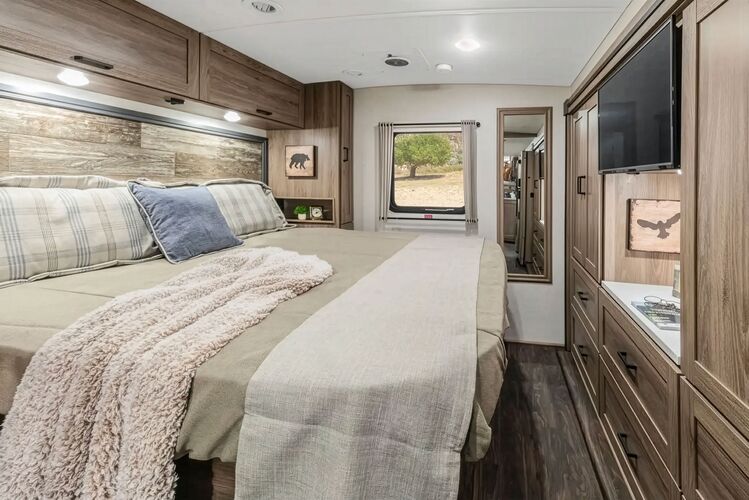 Schlafzimmer Bereich Camper The Grizzly A32 Schlafzimmer Bereich Camper The Grizzly A32