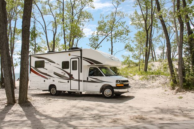 Das C22-24 Motorhome von Owasco RV im Sandbanks Provincial Park Das C22-24 Motorhome von Owasco RV im Sandbanks Provincial Park