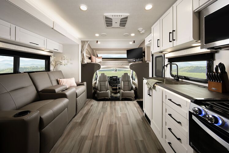 Innenansicht mit Blick nach vorne Camper The Moose C30