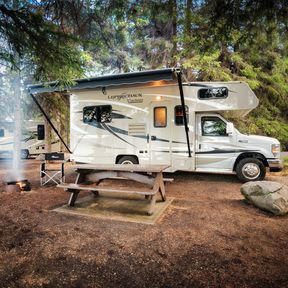 Campground im Kinaskan Lake Provincial Park