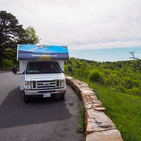 Mit dem C25 Camper von Cruise America den Blue Ridge Parkway in North Carolina erkunden