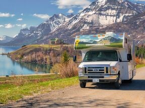 Mit dem Camper C25 von Cruise America den Waterton-Lakes-Nationalpark erleben
