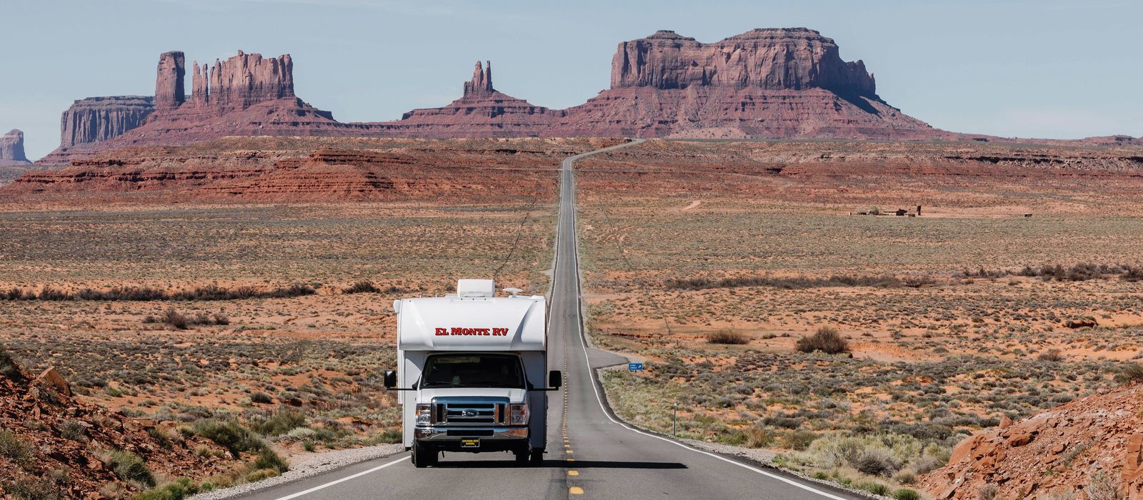 Mit dem Camper C25 von El Monte RV durch das Monument Valley