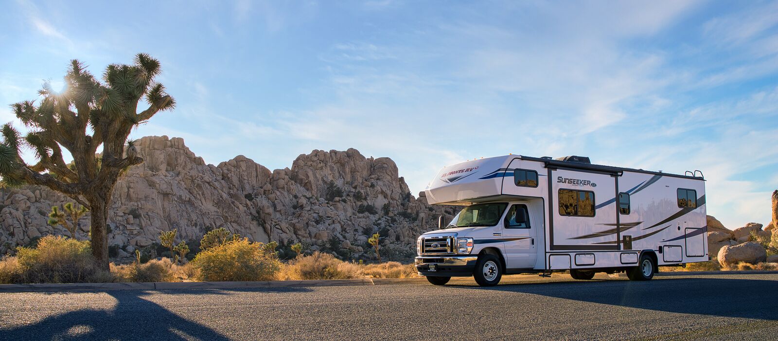 Auf romantischen Wüstenwegen mit dem Wohnmobil cruisen