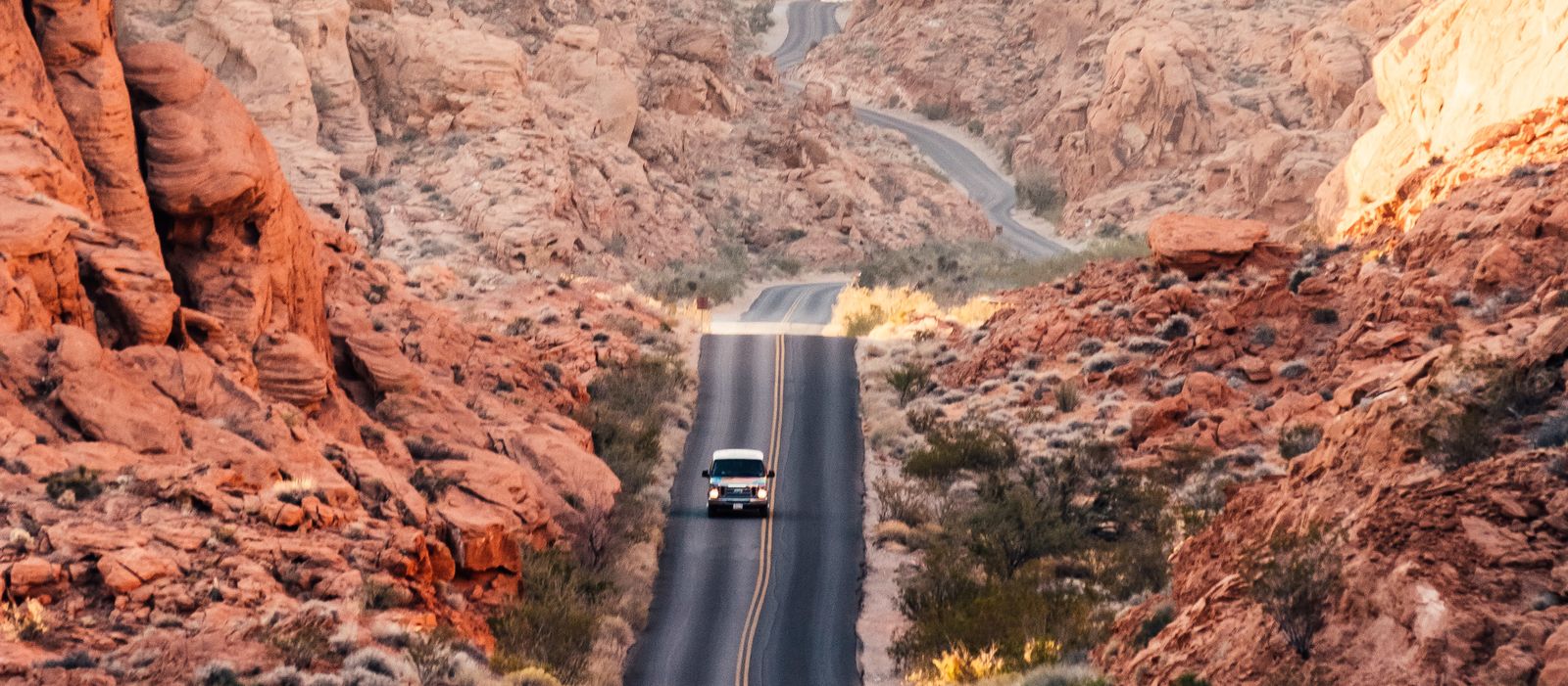 Roadtrip durch das Valley of Fire in Nevada mit einem Mavericks Campervan von Escape Campervans