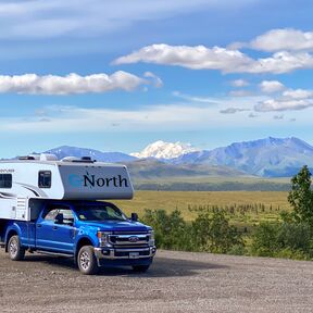 Auf den Denali Highway fahren im Truck Camper von Go North