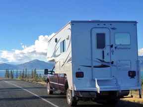 Mit dem Truck Camper unterwegs in Alaska Mit dem Truck Camper unterwegs in Alaska