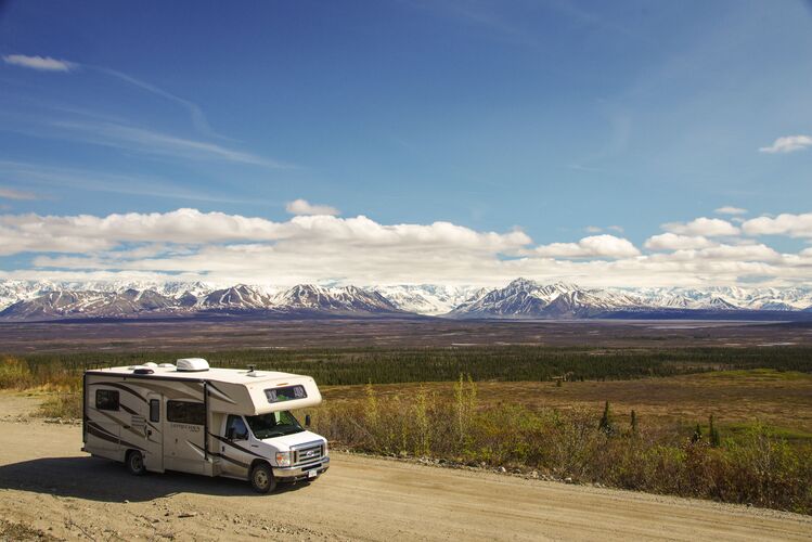 Mit einem GoNorth C 22-24 Wohnmobil unterwegs auf dem Denali Highway in Alaska